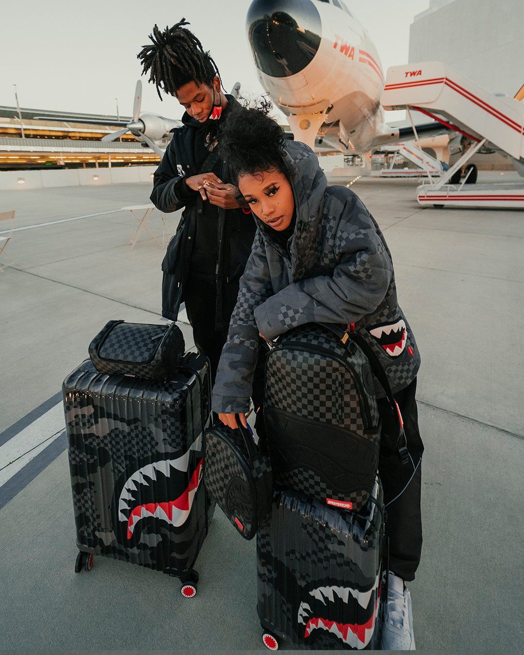 3AM SHARKNAUTICS 29.5? FULL-SIZE LUGGAGE