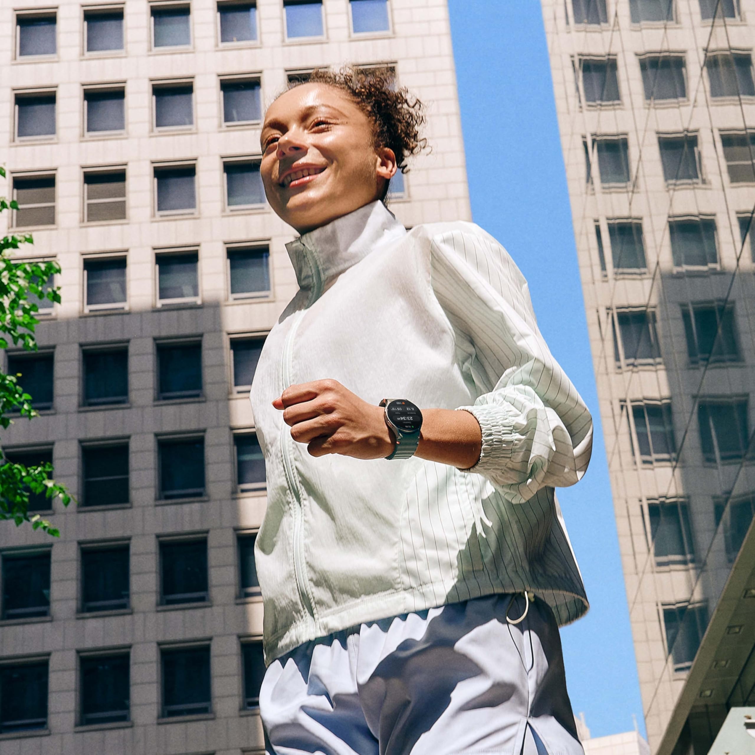 Samsung - Galaxy Watch7 Aluminum Smartwatch 40mm LTE - Cream - (2024)