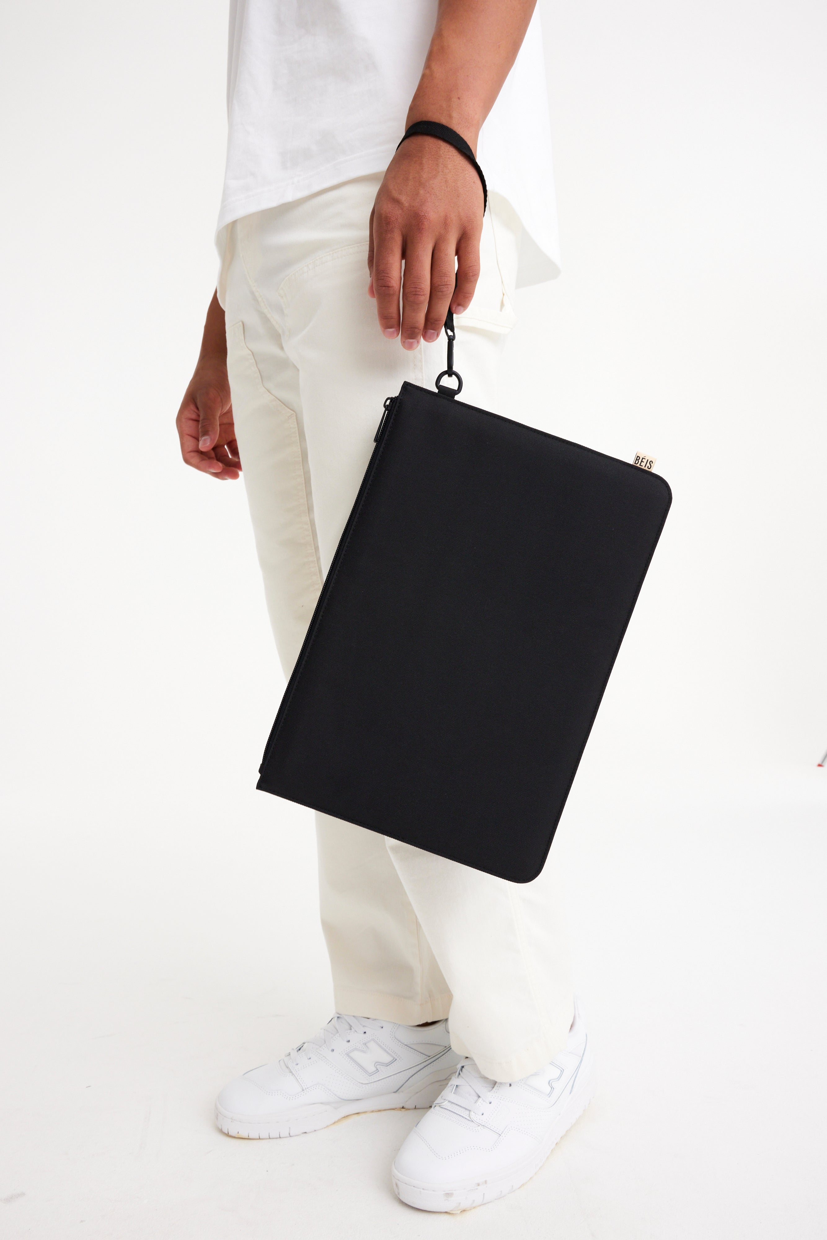 Resale The B�ISics Laptop Pouch in Black