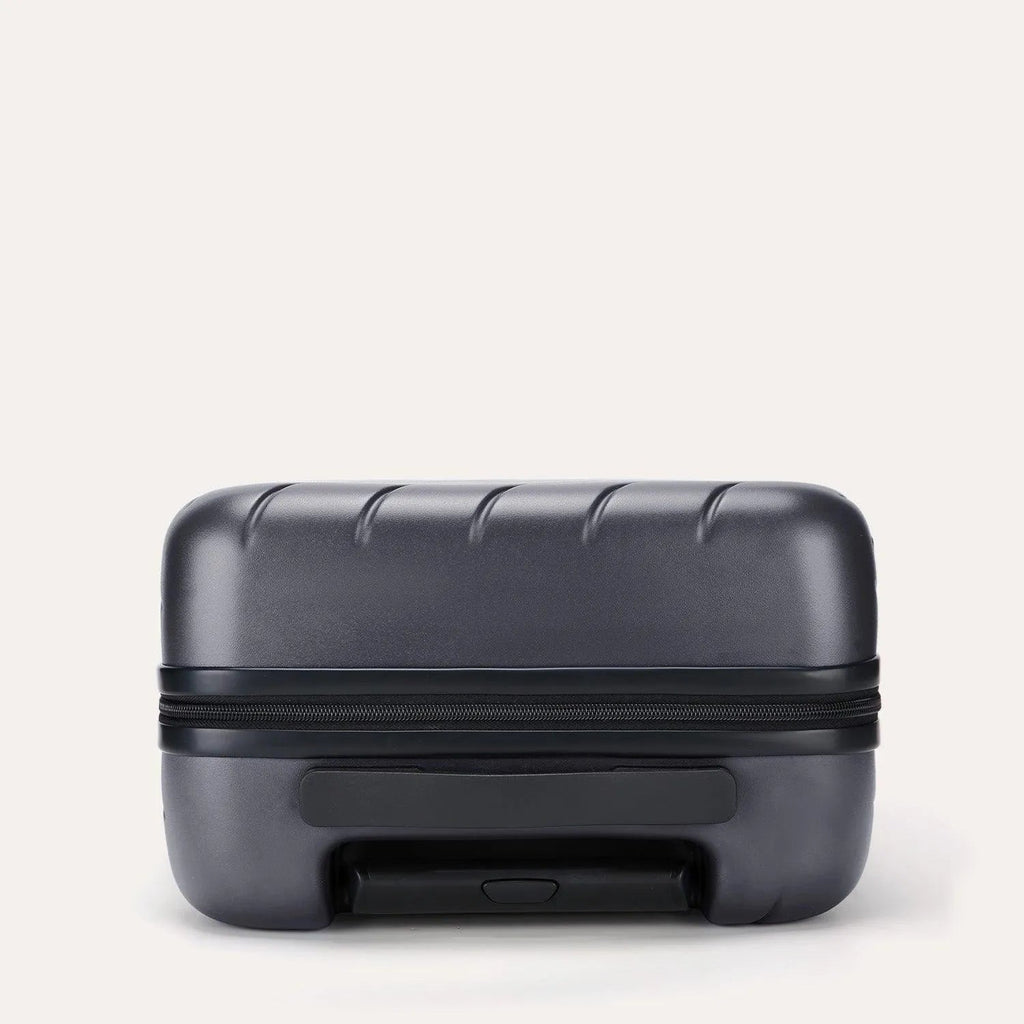 Daren 16-20 Inch Lightweight Hardside Carry-On Suitcase